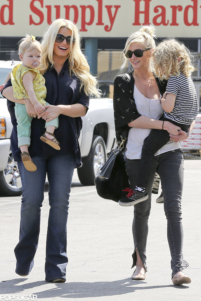 Jessica and Ashlee Have a Family Date With Maxwell and Bronx Jessica and Ashlee Have a Family Date With Maxwell and Bronx