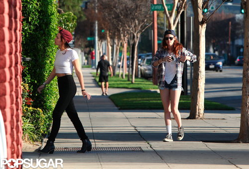 Kristen Stewart Goes Up to Bat With Taylor Lautner Kristen Stewart Goes Up to Bat With Taylor Lautner