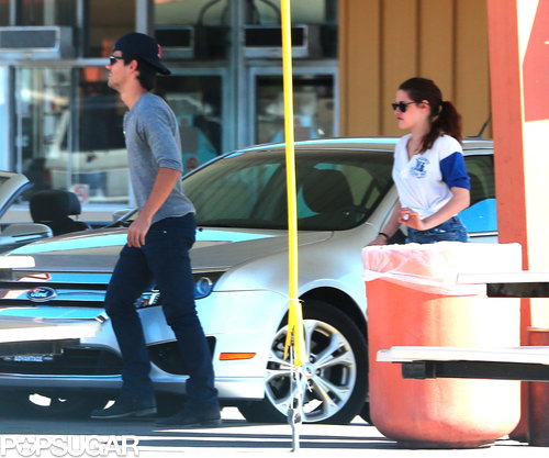 Kristen Stewart Goes Up to Bat With Taylor Lautner Kristen Stewart Goes Up to Bat With Taylor Lautner