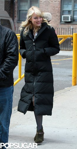 Emma Stone Smiles Big on Set While Andrew Garfield Packs Up Emma Stone Smiles Big on Set While Andrew Garfield Packs Up