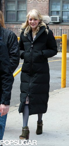 Emma Stone Smiles Big on Set While Andrew Garfield Packs Up Emma Stone Smiles Big on Set While Andrew Garfield Packs Up