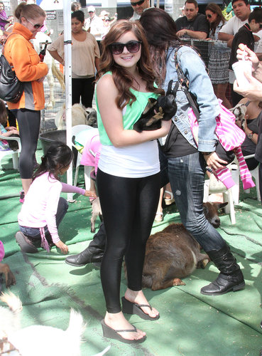 Ariel Winter wore green for a visit to an LA petting zoo on St. Paddy's Day in 2013.
Ariel Winter wore green for a visit to an LA petting zoo on St. Paddy's Day in 2013.