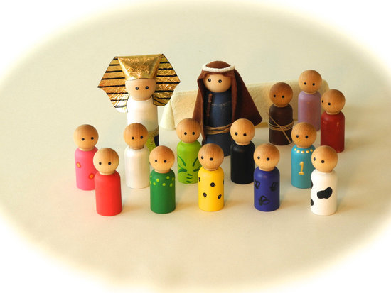 Peg People Seder Set