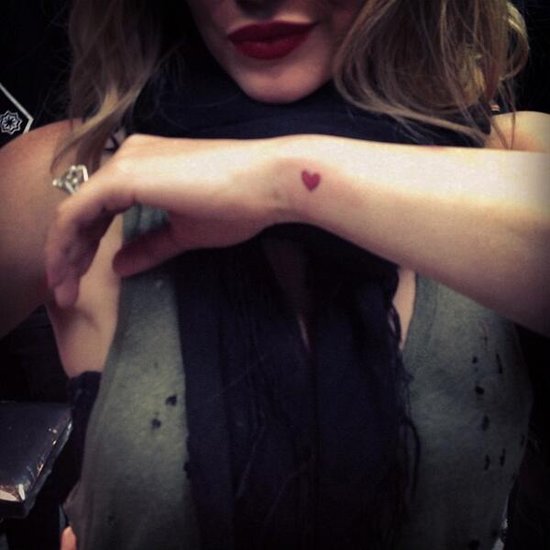 Hilary Duff showed off her new tattoo on Twitter.
Source: Twitter user HilaryDuff
Hilary Duff showed off her new tattoo on Twitter.
Source: Twitter user HilaryDuff