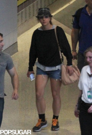 Britney Spears walked through the Las Vegas airport.
Britney Spears walked through the Las Vegas airport.