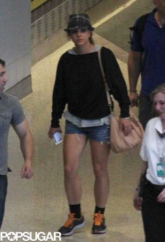 Britney Spears walked through the Las Vegas airport.
Britney Spears walked through the Las Vegas airport.