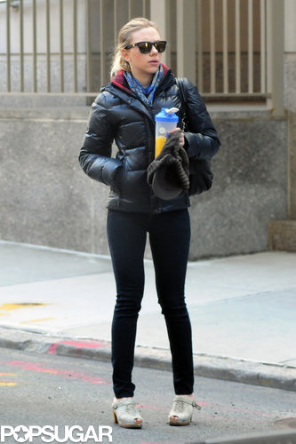 Scarlett Johansson Takes a Snowy City Stroll With Romain Scarlett Johansson Takes a Snowy City Stroll With Romain