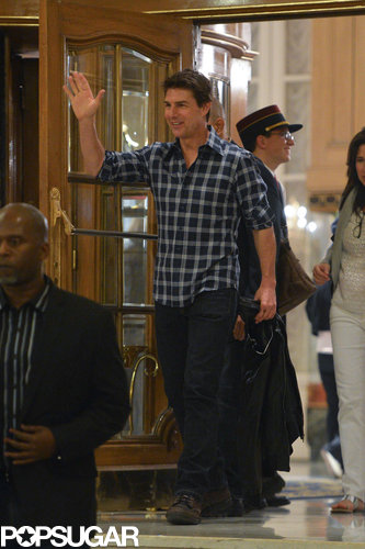Tom Cruise greeted fans in Argentina.
Tom Cruise greeted fans in Argentina.