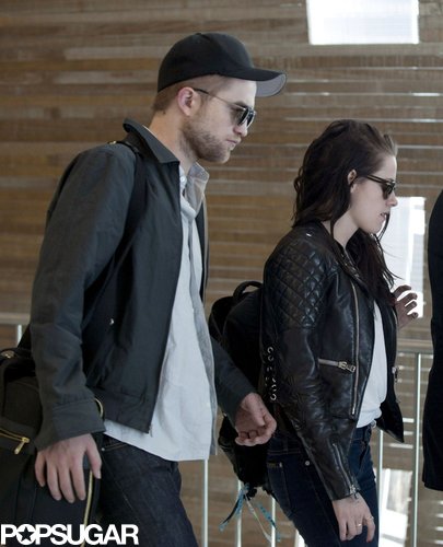 Robert Pattinson and Kristen Stewart caught a flight out of Paris together in March 2012.
Robert Pattinson and Kristen Stewart caught a flight out of Paris together in March 2012.