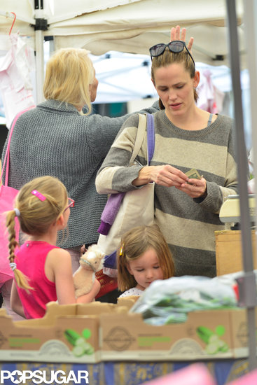 Jennifer Garner talked with Violet and Seraphina at the farmers market.
Jennifer Garner talked with Violet and Seraphina at the farmers market.