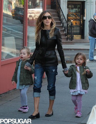 SJP Returns From Toronto For Double Mom Duty SJP Returns From Toronto For Double Mom Duty