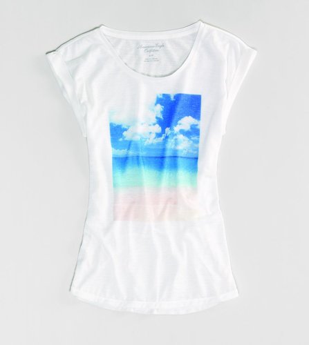 This American Eagle Photo Real T ($25) would look amazing with a pair of bright pink bottoms.
This American Eagle Photo Real T ($25) would look amazing with a pair of bright pink bottoms.