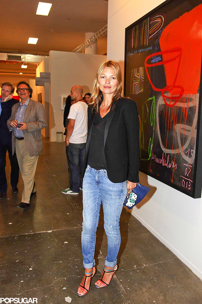 Kate Moss posed for pictures at the Sao Paulo Bienal during the city's International Art Fair.
Kate Moss posed for pictures at the Sao Paulo Bienal during the city's International Art Fair.