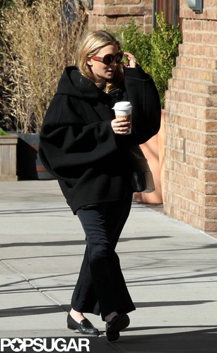Ashley Olsen Steps Out in NYC As Mary-Kate Addresses Engagement Rumors Ashley Olsen Steps Out in NYC As Mary-Kate Addresses Engagement Rumors