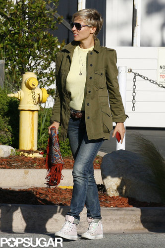 Elsa Pataky wore a green jacket for a lunch outing in LA.
Elsa Pataky wore a green jacket for a lunch outing in LA.