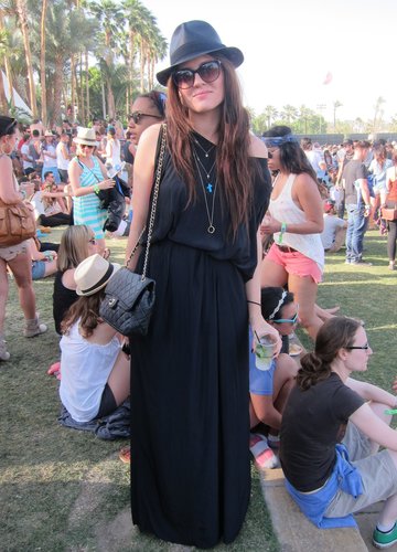 We love how this concert attendee dressed up her simple black maxi dress with a sleek Chanel bag and pretty jewels.
Source: Chi Diem Chau
We love how this concert attendee dressed up her simple black maxi dress with a sleek Chanel bag and pretty jewels.
Source: Chi Diem Chau
