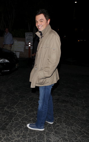 Charlize Theron and Seth MacFarlane Step Out For Sushi Charlize Theron and Seth MacFarlane Step Out For Sushi