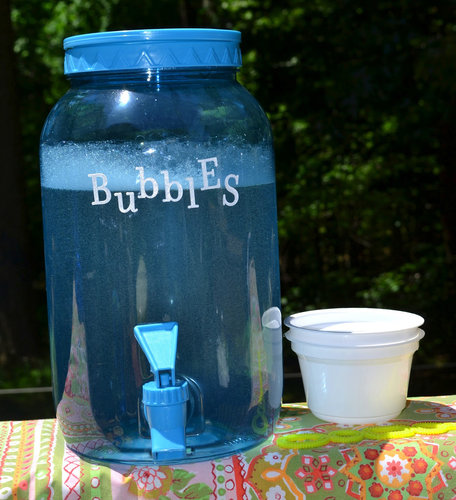 Set Up a Bubble Station Set Up a Bubble Station