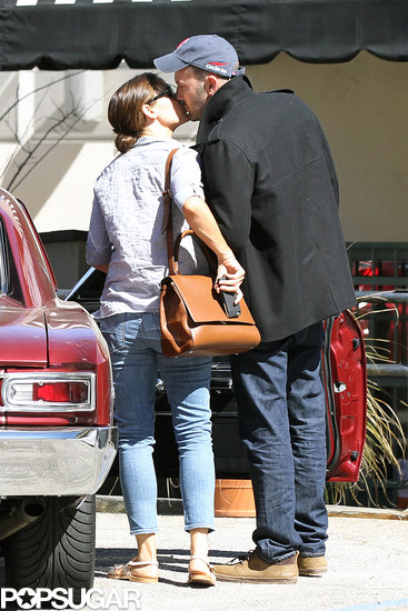 Ben Affleck and Jennifer Garner shared a kiss.
Ben Affleck and Jennifer Garner shared a kiss.