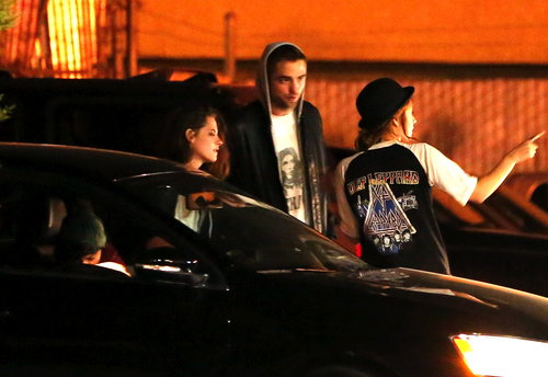 Kristen Stewart and Robert Pattinson celebrated her 23rd birthday.
Kristen Stewart and Robert Pattinson celebrated her 23rd birthday.
