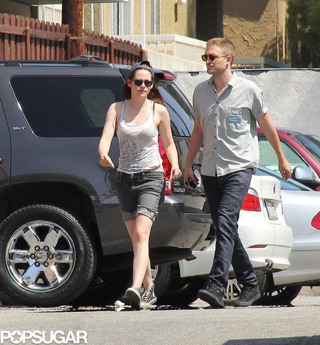 Rob and Kristen Share a Sweet Sushi Date Rob and Kristen Share a Sweet Sushi Date