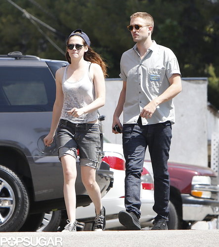 Rob and Kristen Share a Sweet Sushi Date Rob and Kristen Share a Sweet Sushi Date