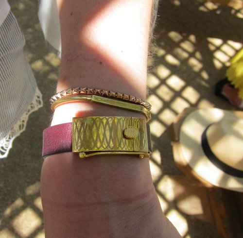 In a season where more is more, a refreshing dose of wrist minimalism is definitely welcome — especially when the details are so luxe they invite you in for a closer look.
In a season where more is more, a refreshing dose of wrist minimalism is definitely welcome — especially when the details are so luxe they invite you in for a closer look.
