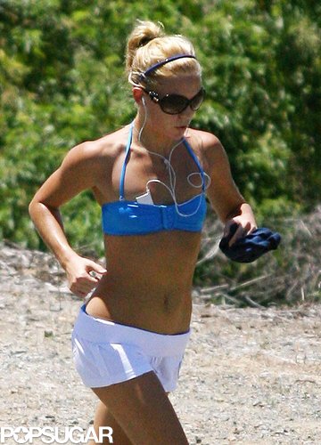 Kate Hudson showed off her abs while out for a jog in Australia in January of 2007.
Kate Hudson showed off her abs while out for a jog in Australia in January of 2007.