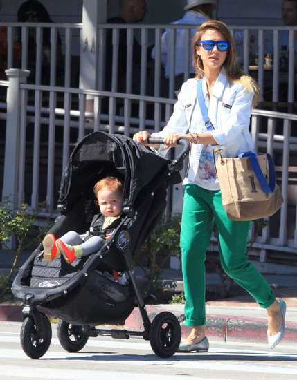 Yet another Cali-cool look from Jessica Alba: a white denim Sanctuary jacket, brilliant blue shades, and silver python flats paired with bright green boyfriend jeans.
Yet another Cali-cool look from Jessica Alba: a white denim Sanctuary jacket, brilliant blue shades, and silver python flats paired with bright green boyfriend jeans.