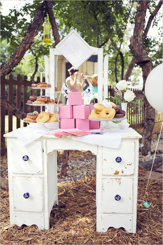 Backyard Brunch
Photo by Connie Whitlock via The Wedding Chicks
Backyard Brunch
Photo by Connie Whitlock via The Wedding Chicks