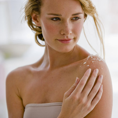 If you still seem to be botching your self-tanner application, then try these techniques for righting any mistakes, because no one is perfect.
If you still seem to be botching your self-tanner application, then try these techniques for righting any mistakes, because no one is perfect.