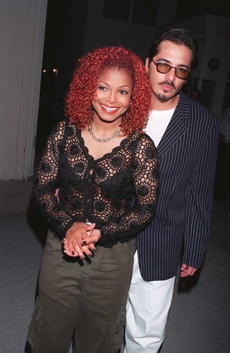 Janet Jackson and René Elizondo Jr. met in the '80s and secretly married in 1991 before divorcing in 2000. René went on to sue Janet for $10 million over a "flimsy prenup agreement" and won.
Janet Jackson and René Elizondo Jr. met in the '80s and secretly married in 1991 before divorcing in 2000. René went on to sue Janet for $10 million over a "flimsy prenup agreement" and won.
