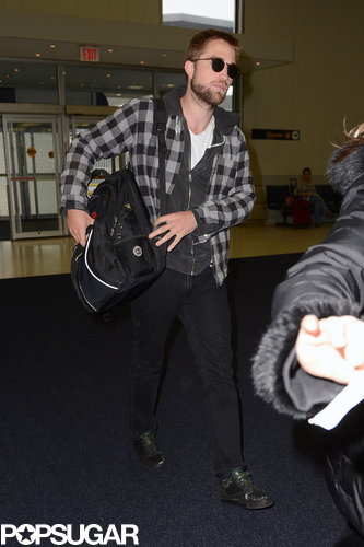 Robert Pattinson Returns to LA After a Mini Big Apple Trip Robert Pattinson Returns to LA After a Mini Big Apple Trip