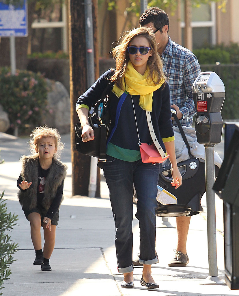 For Jessica's family lunch in LA's Brentwood, it was all about bright pops of color. The actress went casual in cuffed boyfriend jeans, a colorblock sweater, and bright yellow scarf.
For Jessica's family lunch in LA's Brentwood, it was all about bright pops of color. The actress went casual in cuffed boyfriend jeans, a colorblock sweater, and bright yellow scarf.