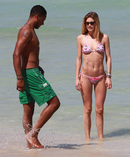 Doutzen Dons a Bikini For a Playful PDA Session With Sunnery Doutzen Dons a Bikini For a Playful PDA Session With Sunnery