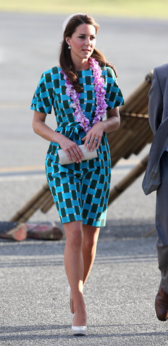 Another look at her bold-printed Jonathan Saunders dress during the Diamond Jubilee tour.
Another look at her bold-printed Jonathan Saunders dress during the Diamond Jubilee tour.