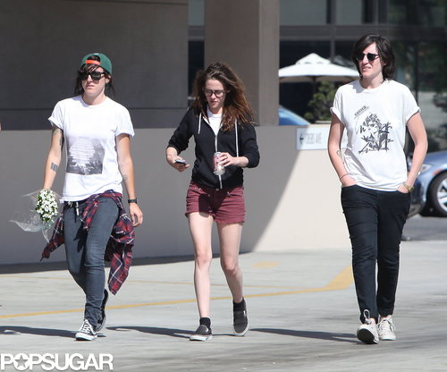Kristen Surrounds Herself With Friends While Rob Parties in NYC Kristen Surrounds Herself With Friends While Rob Parties in NYC