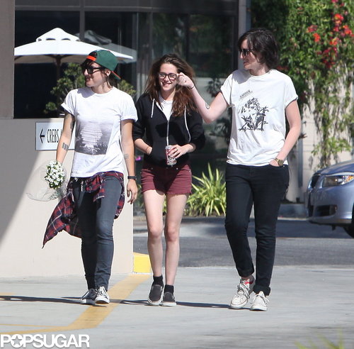 Kristen Surrounds Herself With Friends While Rob Parties in NYC Kristen Surrounds Herself With Friends While Rob Parties in NYC
