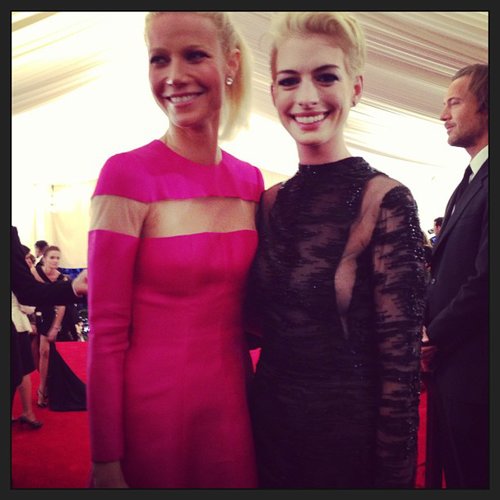 Gwyneth Paltrow and a very blond Anne Hathaway posed together in their Valentino dresses before heading inside.
Source: Instagram user maisonvalentino
Gwyneth Paltrow and a very blond Anne Hathaway posed together in their Valentino dresses before heading inside.
Source: Instagram user maisonvalentino