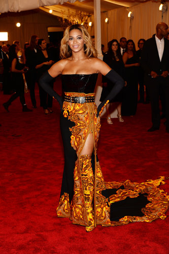 Beyoncé had a sizzling moment in her Givenchy Haute Couture by Riccardo Tisci flame-detailed skirt and matching over-the-knee boots. She added further glitz with Lorraine Schwartz jewels.
Beyoncé had a sizzling moment in her Givenchy Haute Couture by Riccardo Tisci flame-detailed skirt and matching over-the-knee boots. She added further glitz with Lorraine Schwartz jewels.
