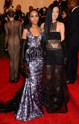Kerry Washington and Vera Wang stuck together on the carpet.
Kerry Washington and Vera Wang stuck together on the carpet.