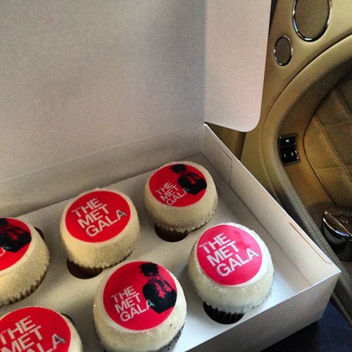 Brian Atwood enjoyed a sweet snack while en route to the red carpet.
Source: Instagram user brian_atwood
Brian Atwood enjoyed a sweet snack while en route to the red carpet.
Source: Instagram user brian_atwood