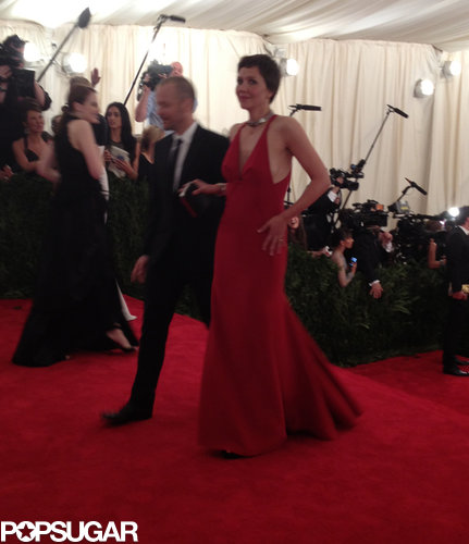 Maggie Gyllenhaal happily arrived with her husband, Peter Sarsgaard.
Maggie Gyllenhaal happily arrived with her husband, Peter Sarsgaard.