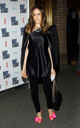 SJP's neon bow-detail Christian Louboutins really popped against her all-black ensemble at the 2009 Broadway opening of Mary Stuart .
SJP's neon bow-detail Christian Louboutins really popped against her all-black ensemble at the 2009 Broadway opening of Mary Stuart .