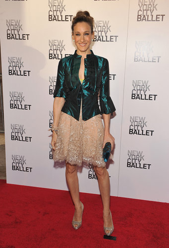 For the 2010 NYC Ballet Spring Gala, the trendsetter styled a embroidered cocktail dress with an emerald-sheen topper and heart-shaped peep-toe pumps.
For the 2010 NYC Ballet Spring Gala, the trendsetter styled a embroidered cocktail dress with an emerald-sheen topper and heart-shaped peep-toe pumps.