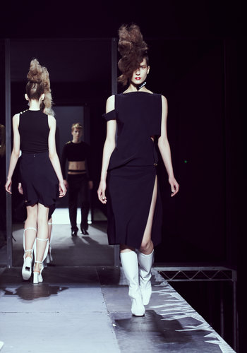 A look from the JW Anderson for Versus collection.
Photo courtesy of Versace
A look from the JW Anderson for Versus collection.
Photo courtesy of Versace