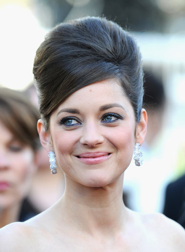 Marion Cotillard debuted Chopard's Green Carpet collection with diamond hoop earrings
Marion Cotillard debuted Chopard's Green Carpet collection with diamond hoop earrings