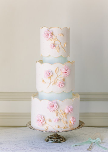 When people compare your cake to porcelain china, you know that it's all kinds of pretty.
Photo by Annabella Charles via 100 Layer Cake
When people compare your cake to porcelain china, you know that it's all kinds of pretty.
Photo by Annabella Charles via 100 Layer Cake