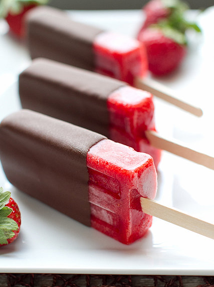Chocolate-Covered Strawberry Popsicles Chocolate-Covered Strawberry Popsicles