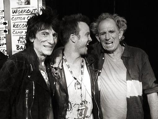Aaron Paul had a real rollicking time at a Rolling Stones concert and even posed backstage with Ronnie Wood and Keith Richards.
Source: Twitter user aaronpaul_8
Aaron Paul had a real rollicking time at a Rolling Stones concert and even posed backstage with Ronnie Wood and Keith Richards.
Source: Twitter user aaronpaul_8
